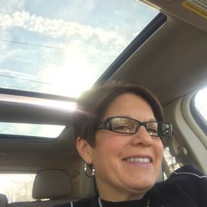 Meet your Posher, Angela